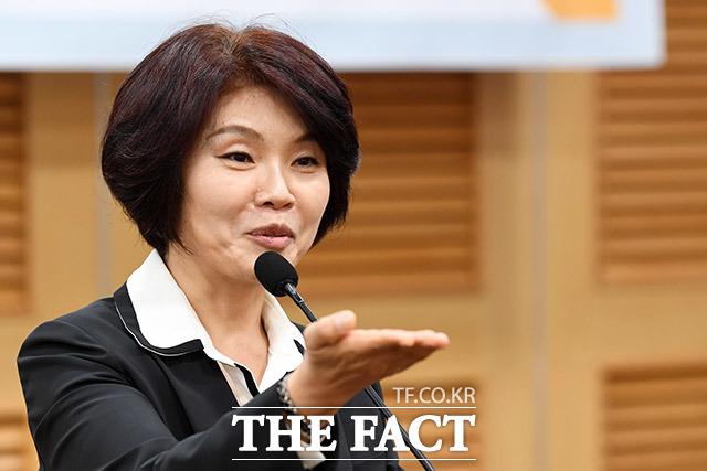 한정애 더불어민주당 의원이 다자녀 가구의 양육비 부담을 줄이기 위한 조세특례제한법 개정안을 5일 대표발의했다. /남용희 기자