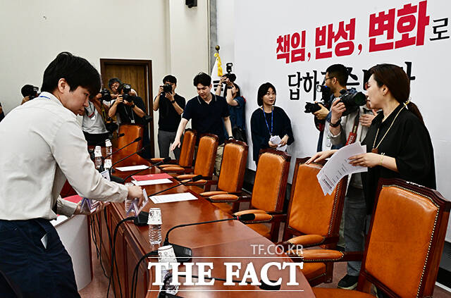 더불어민주당이 추진해 온 채상병 특검법, 내란 특검법, 김건희 특검법이 5일 국회 본회의를 통과하자 국민의힘은 정권이 바뀌어 기존 수사 기관을 다 지휘할 수 있게 됐는데 특검을 추가로 하는 것이 이해가 잘 안된다라고 밝혔다. /배정한 기자