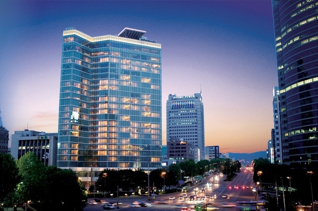 HDC현대산업개발은 오는 9일 용산정비창 전면 제1구역 홍보관을 열고 국내외 최정상급 파트너사들과 차별화된 개발 구상을 선보인다고 6일 밝혔다. /HDC현대산업개발