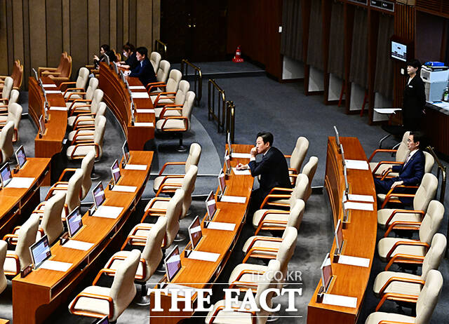 검사징계법, 내란 특검법, 채 해병 특검법, 김건희 여사 특검법 표결에 참여한 국민의힘 김예지, 안철수, 박수민, 조경태 의원.
