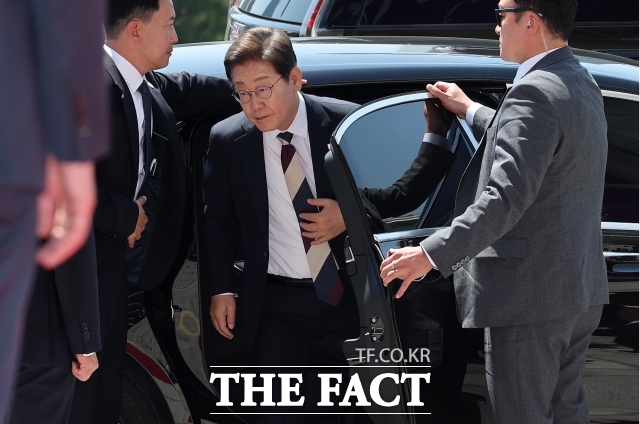 12·3 비상계엄 당시 국회로 출동한 국군방첩사령부(방첩사) 수사관들이 이재명 대통령(당시 더불어민주당 대표)과 우원식 국회의장 등의 신병을 인계하라는 지시를 받았다는 증언이 나왔다. 사진은 이 대통령. /국회사진취재단