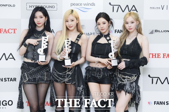 걸그룹 에스파가 오는 27일 새 싱글 Dirty Work를 발매한다. 사진은 지난해 2024 더팩트 뮤직 어워즈 참석 당시 모습. /장윤석 기자