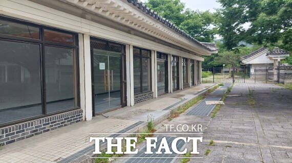 흉물로 변한 경주 보문관광단지 보문상가. / 박진홍 기자