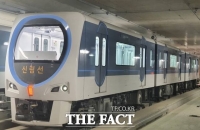  신림선 샛강역서 '전동 휠체어 추락'···열차 운행 중지
