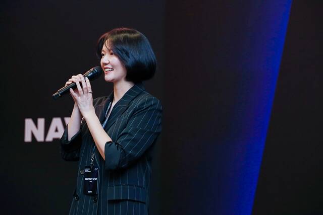 최수연 네이버 대표(사진)가 지난 5일(현지시간) 미국 실리콘밸리에서 열린 네이버 벤처스 네트워킹 행사에 참여해 환영인사를 전하고 있다. /네이버