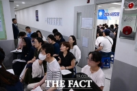  'N수생 최다'…복도까지 가득 찬 입시설명회 [TF사진관]