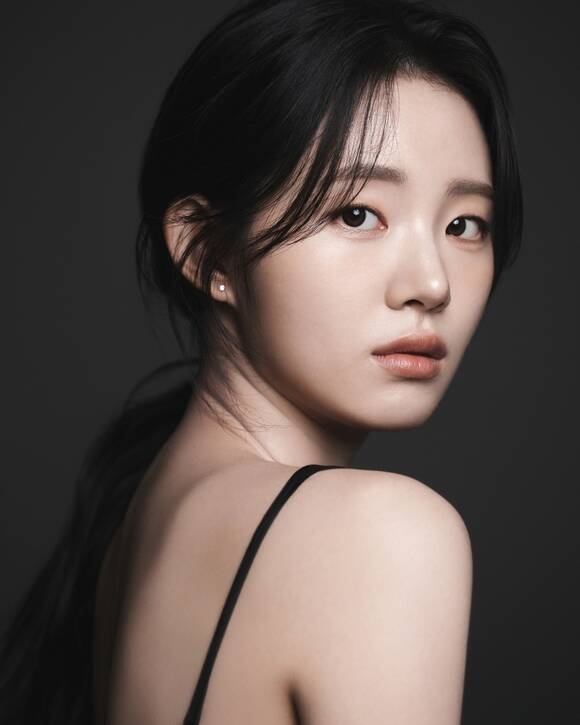 배우 신시아가 매니지먼트 숲과 전속계약을 체결했다. /매니지먼트 숲