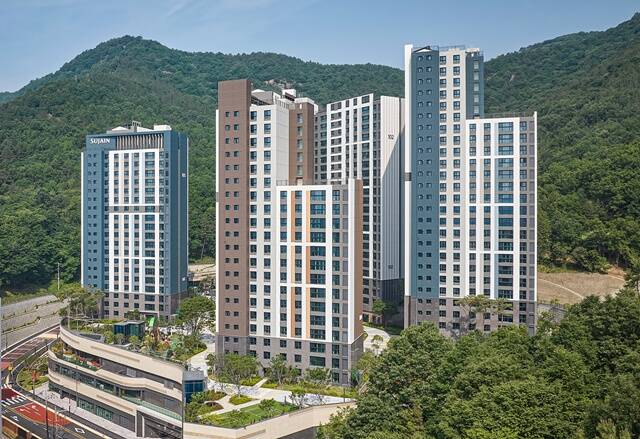 전라남도 순천시 조례동에 위치한 조례 수자인 에디션이 지난 5일부터 입주를 시작했다. 이 단지는 지하 4층~지상 27층 5개동, 총 340세대 규모다. /BS한양