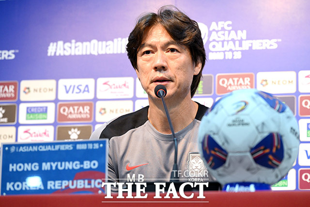 홍명보 축구 국가대표팀 감독이 2026 국제축구연맹(FIFA) 북중미 월드컵 아시아 3차 예선 쿠웨이트전을 하루 앞둔 9일 오후 서울 마포구 서울월드컵경기장 기자회견실에서 취재진의 질문에 답하고 있다. /서울월드컵경기장=남용희 기자