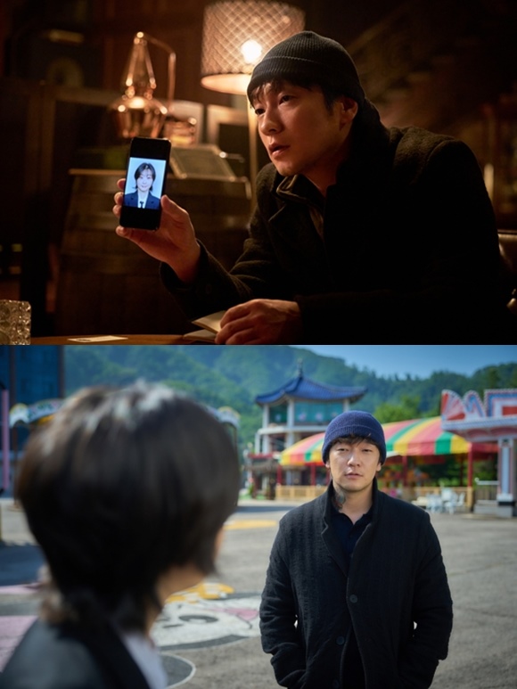 배우 손석구가 디즈니+ 오리지널 시리즈 나인 퍼즐 결말에 대한 의견을 밝혔다. 이와 함께 작품의 연출과 배경음악 등도 언급하며 더 많은 시청자들이 작품을 즐겨주길 바랐다. /월트디즈니 컴퍼니 코리아