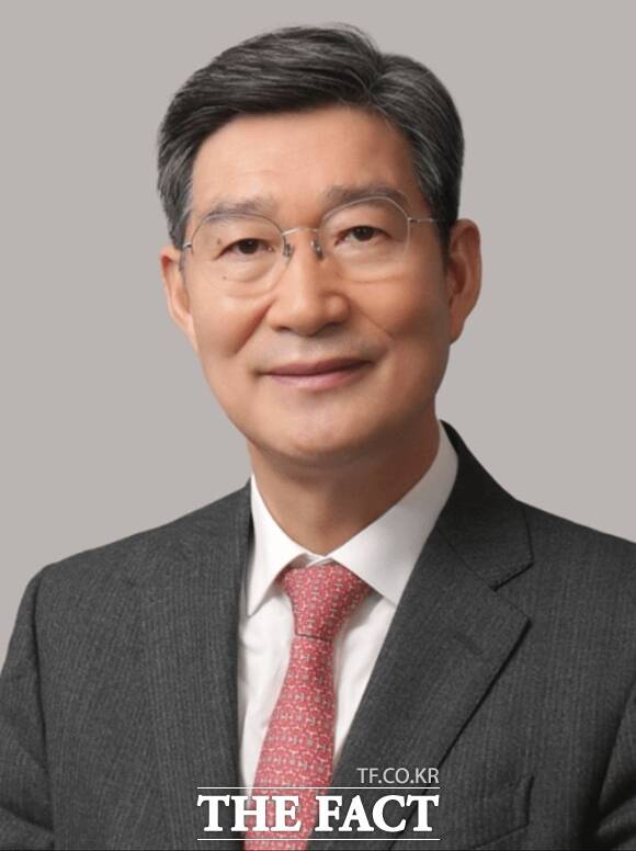 이런 배경에서 이 대통령은 검찰개혁과 조직 통제라는 이중과제를 해결하기 위해 적을 알아야 적을 이긴다는 논리로 검찰 출신을 기용한 것으로 해석된다. 오광수 신임 민정수석 사진. /대통령실 제공