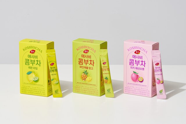 동서식품이 신제품 동서 애사비 콤부차 3종을 출시했다. /동서식품