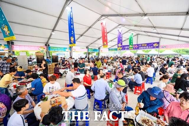 제20회 남해마늘한우축제가 오는 12일부터 15일까지 남해유배문학관 일원에서 개최된다./남해군