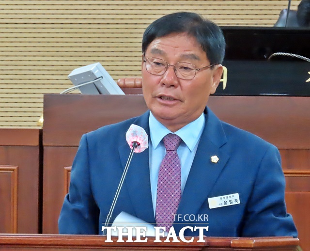 윤일묵 의원이 9일 청양군의회 제312회 정례회 제1차 본회의에서 5분 자유발언을 하고 있다. /김형중 기자