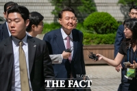  미소지으며 6차 공판 출석하는 尹 [포토]