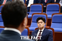  거대 여당 견제는커녕…자중지란에 흔들리는 국힘