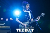  QWER 히나 '귀여운 기타리스트' [TF사진관]