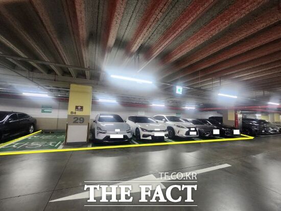 경기 고양시 백석역 환승주차장에 설치된 전기차 충전소의 모습./고양시
