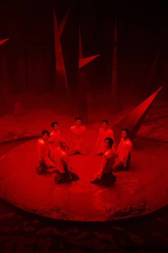 엔하이픈이 지난 5일 발매한 미니 6집 DESIRE : UNLEASH가 일본에서 30만 장 넘게 팔려 오리콘 주간 앨범 랭킹 1위에 올랐다. /빌리프랩