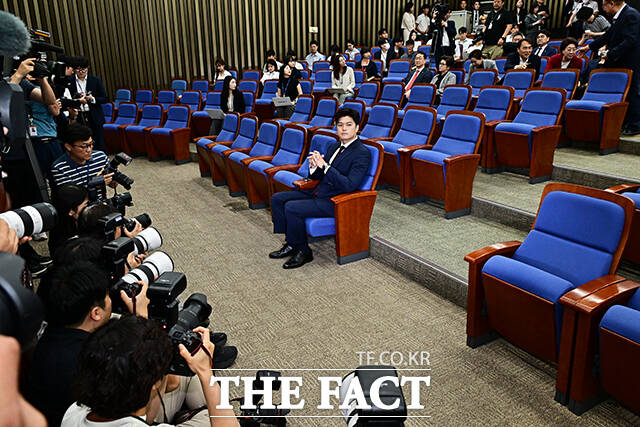 김용태 국민의힘 비상대책위원장은 10일 자신이 주장했던 개혁안과 관련해 전당원 대상 여론조사를 실시하자고 제안했다. /배정한 기자