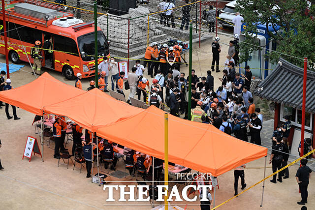 소방청에 따르면 이날 오전 10시22분께 서울 종로구 조계사 한국불교역사문화기념관 국제회의장에서 불이 났다는 신고가 접수됐다. 현재까지 인명 피해는 없는 것으로 확인됐다. /서예원 기자