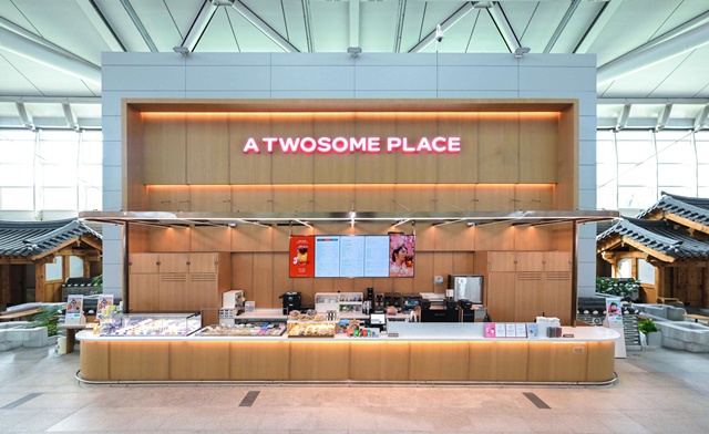 투썸플레이스가 전국 1700호점을 돌파했다. /투썸플레이스