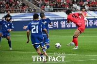  세 번째 골 성공시키는 오현규 [포토]