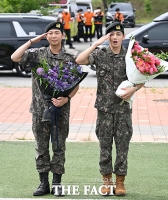  RM-뷔 'ARMY 곁으로 복귀를 명 받았습니다!' [포토]