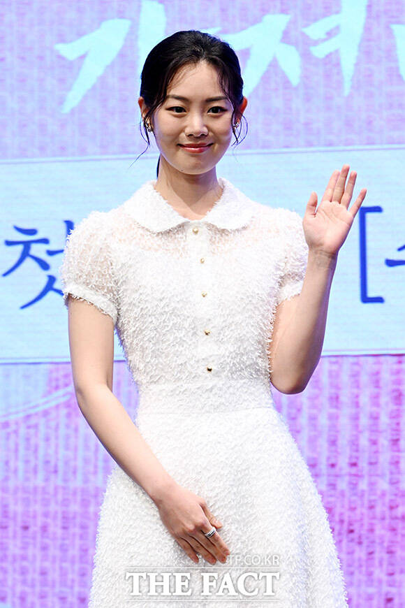'남주의 첫날밤을 가져버렸다' 주연으로 만난 옥택연-서현.