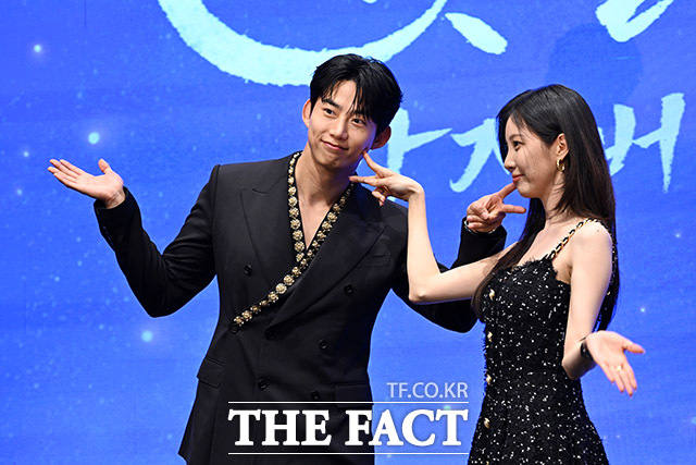 '남주의 첫날밤을 가져버렸다' 주연으로 만난 옥택연-서현.