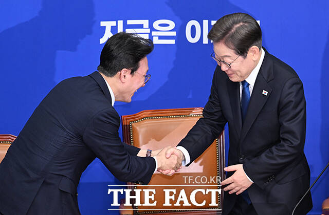 핵심 쟁점은 헌법이 지향하는 삼권분립 원칙과 맞닿아 있다. 헌법 43조는 국회의원은 법률이 정하는 직을 겸할 수 없다고 규정한다. 이는 국무위원이 행정부 일원으로서 정책을 집행하고, 국회의원이 입법부 일원으로서 행정부를 견제해야 한다는 취지를 분명히 한다. /박헌우 기자