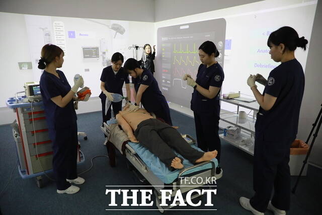 남서울대학교 간호학과는 재난응급간호 시뮬레이션 교육센터를 개소해 전문 간호인력를 양성한다./남서울대학교