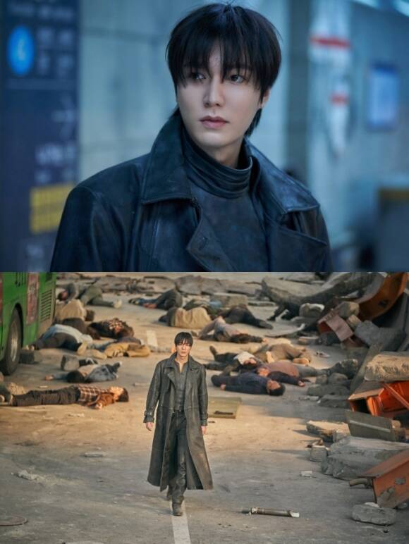 배우 이민호의 영화 '전지적 독자 시점' 스틸컷이 공개됐다. 극 중 유중혁으로 분한 그는 섬세한 노력을 기울인 액션을 보여줄 예정이다. /롯데엔터테인먼트