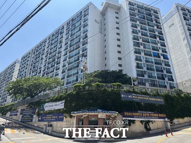 반포미도1차 재건축 조합설립추진위원회는 다음달 12일 조합설립을 위한 창립총회를 개최할 예정이다. /황준익 기자