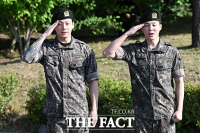  '늠름한 전역 신고' 하는 BTS 정국-지민...'아미 품으로' [TF사진관]