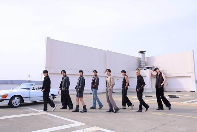 타이틀곡 Lemon Drop은 에이티즈가 오랜만에 선보이는 여름을 겨냥한 시즌송이다. 시원한 분위기의 알앤비 힙합 장르에 칵테일처럼 상큼하고 달콤한 에이티즈의 고백을 담았다. /KQ엔터