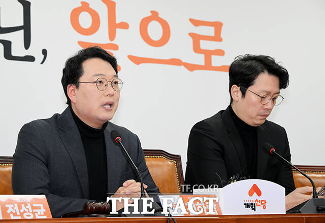 천하람 개혁신당 당대표 겸 원내대표가 부동산 차명 보유와 차명 대출 의혹이 제기된 오광수 민정수석을 당장 해임해야 한다고 주장했다. /배정한 기자