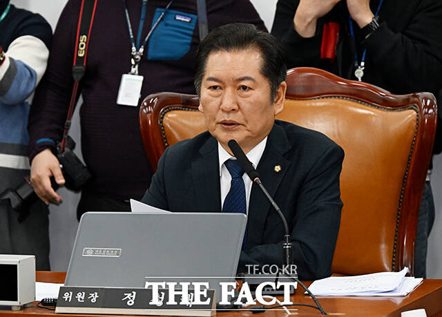 4선의 정청래 더불어민주당 의원이 국회 법제사법위원장 직에서 물러난다고 12일 밝혔다. /배정한 기자