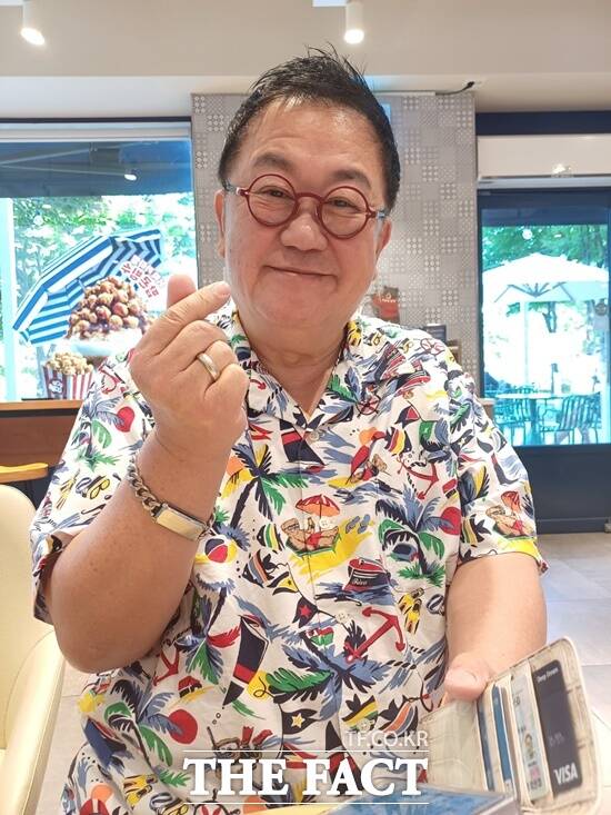 이용식은 연예계 대표적인 딸바보다. 외동딸 이수민이 최근 출산한 뒤 그는 요즘 손녀 육아에 시간가는 줄 모른다며 활짝 웃었다. /더팩트 DB