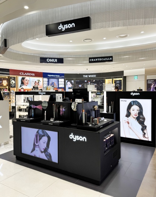 신라면세점이 인천국제공항 제2여객터미널에 다이슨 단독 매장을 오픈했다. /신라면세점