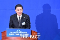  與 신임 원내대표에 '3선' 김병기…
