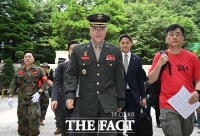  '채 상병 사건' 첫 항소심 공판 출석하는 박정훈 대령 [TF사진관]
