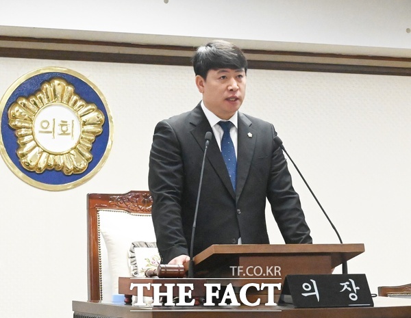 대전 중구의회가 13일 제267회 정례회 제2차 본회의를 열었다. 오은규 의장이 개회사를 하고 있다./대전 중구의회