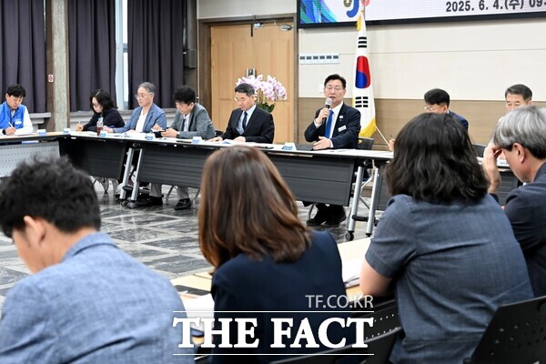 김제선 중구청장이 6월 중구 확대간부회의를 주재하고 있다. /대전 중구