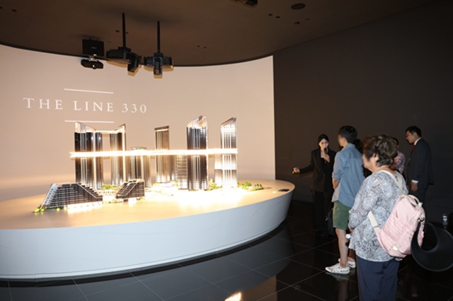 HDC현대산업개발의 용산정비창 전면1구역 홍보관이 조합원들의 호응을 얻고 있다. 이곳은 21일까지 운영된다. /HDC현대산업개발