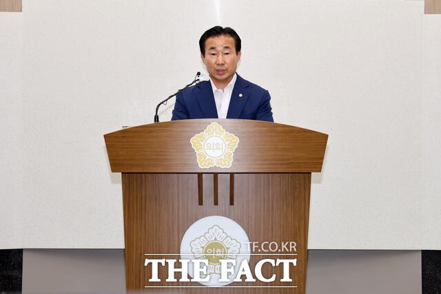 윤명수 당진시의원이 16일 당진시 향토문화유적 제11호 영웅바위를 지키기 위한 당진시와 충남도의 적극적인 대응을 촉구했다. /당진시의회