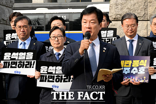 박균택 더불어민주당 의원은 김민석 국무총리 후보자 아들의 아빠 찬스 의혹에 부모가 자식 일을 도와주는 것 자체를 갖고 뭐라고 할 수는 없다고 밝혔다. /배정한 기자