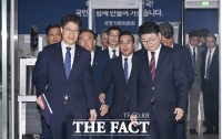  '인수위 역할' 국정기획위원회 현판식 참석하는 이한주 위원장 [포토]