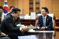  김민석, 日 총리 보좌관 만나 
