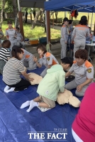  천안동남소방서, 의용소방대와 '소화기 나눔 및 심폐소생술 체험행사' 실시